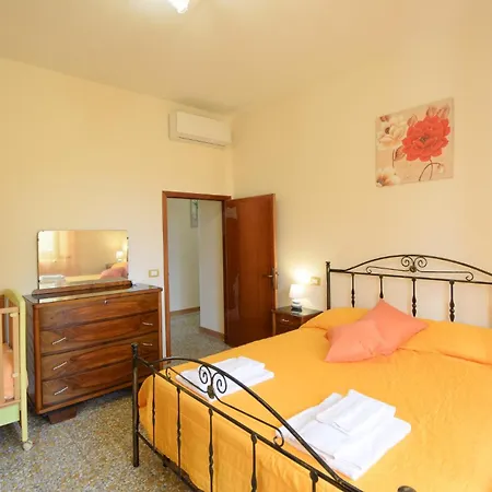 4 Bedroom Amazing In Holiday home *